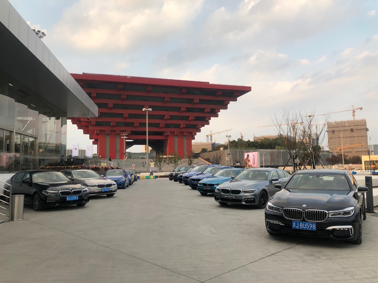 国产宝马x3落地多少钱,国产宝马x3现在值得购买吗