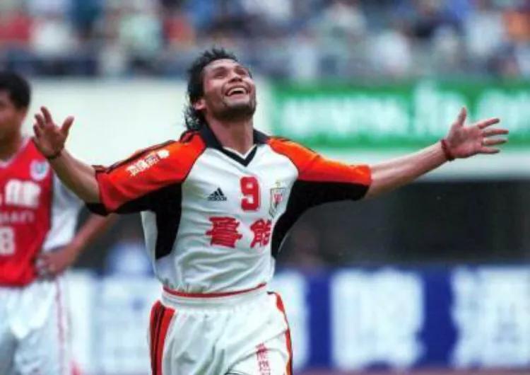 山东泰山9号球员,2000年鲁能泰山球员名单