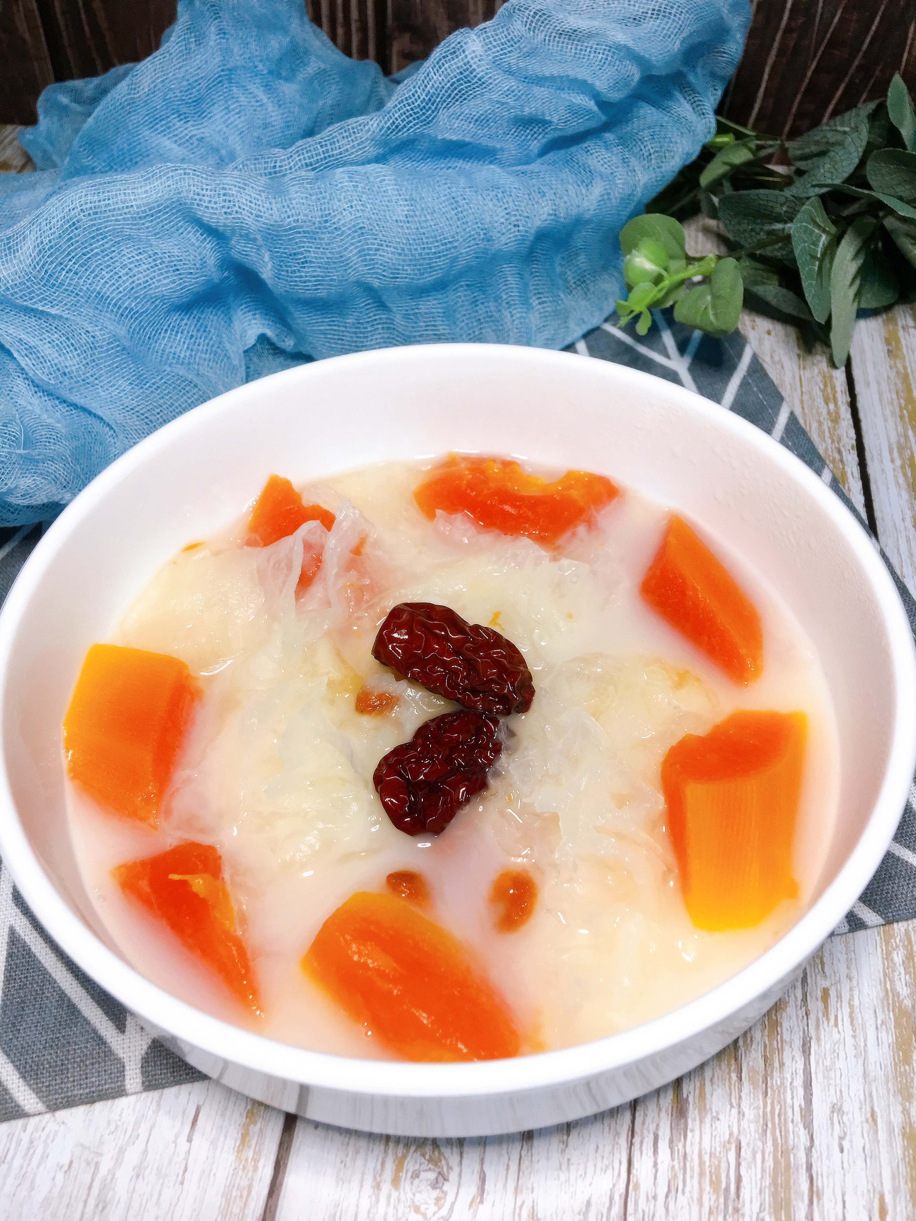 零失败的银耳木瓜糖水,木瓜银耳西米糖水广东做法