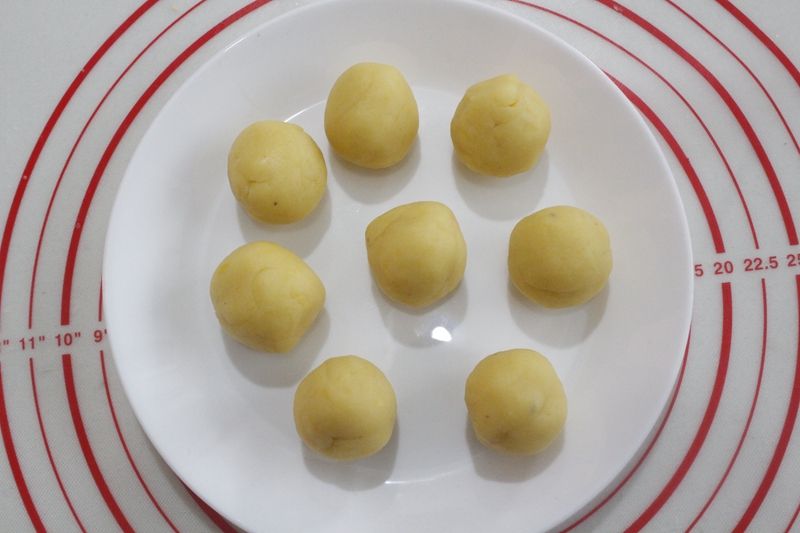 酥到掉渣的绿豆饼说说,酥到掉渣的绿豆酥饼图片