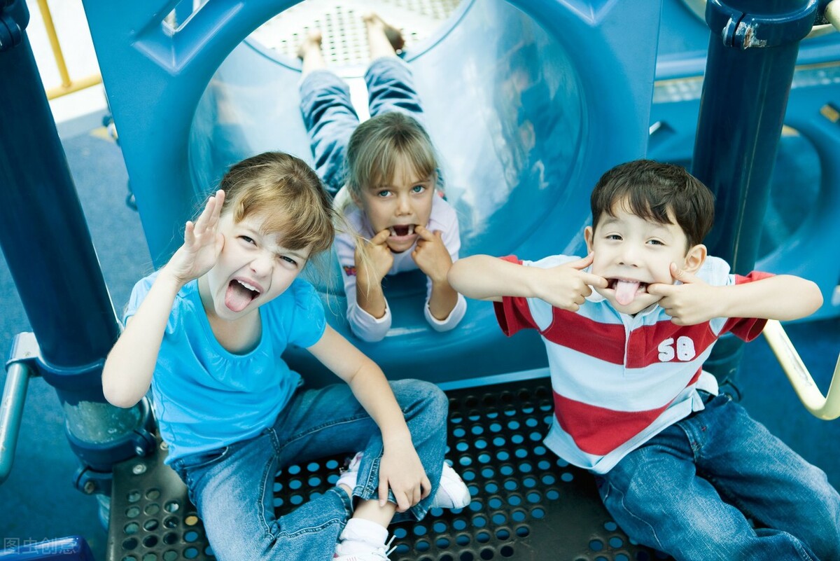 自闭症儿童撞头要阻止吗,自闭症孩子咬人是怎么回事