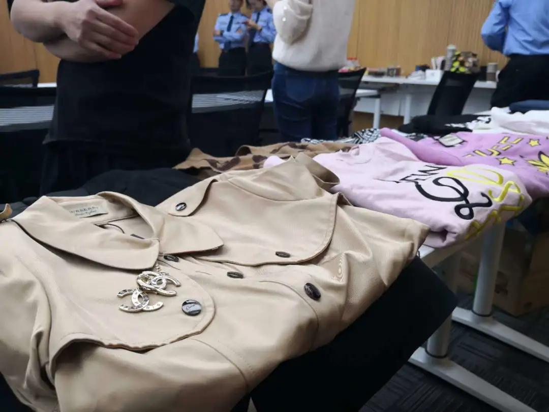 网红直播带货被警察抓是哪个主播,网红直播带货被警察抓的人是谁