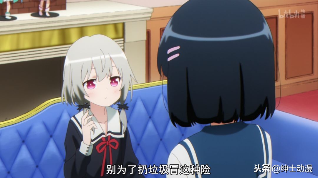吸血鬼：我飘逸的长发没了，网友：谁让你做倒垃圾这么危险的事？
