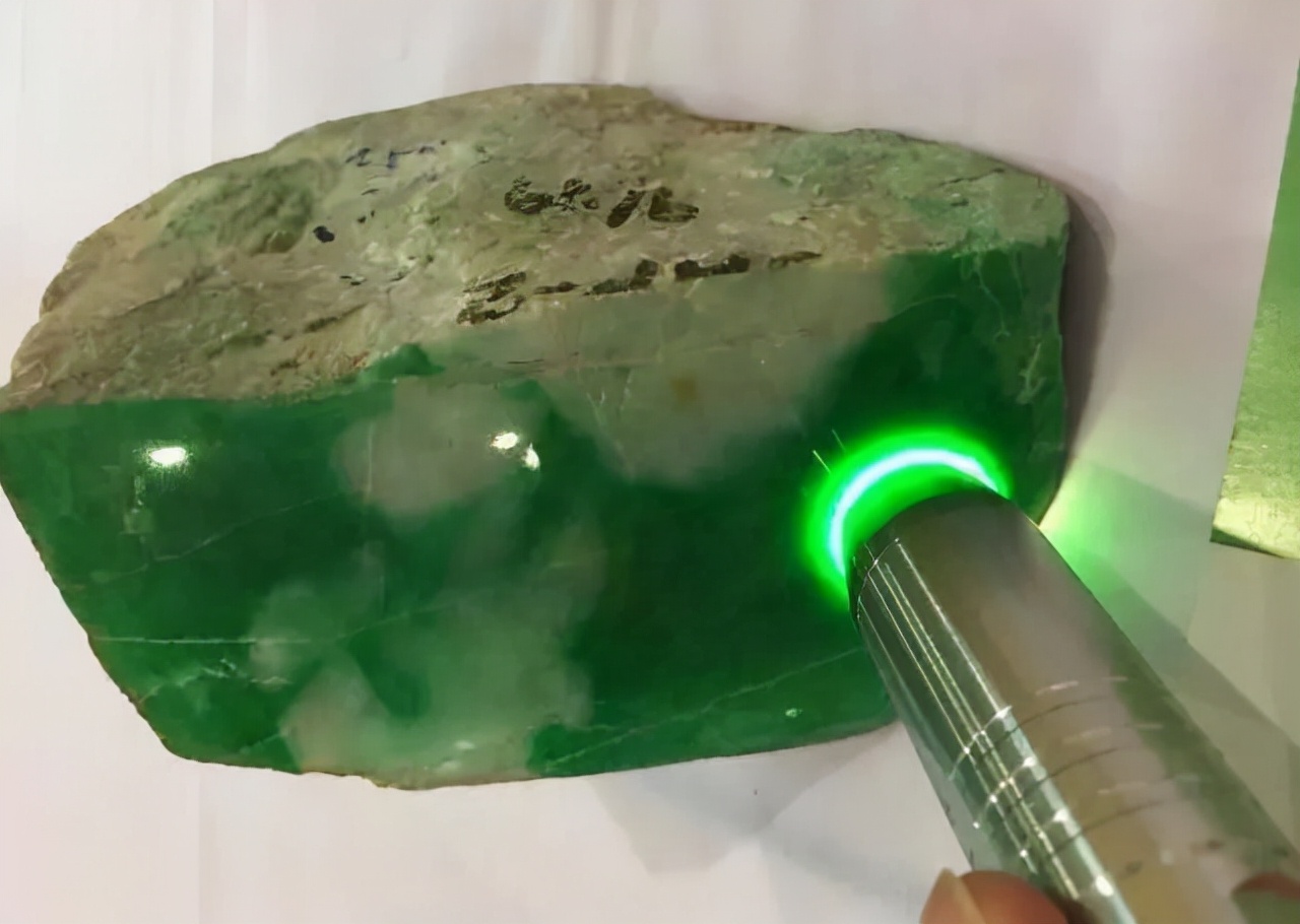 淘宝翡翠直播切原石套路,淘宝翡翠直播间原石骗局曝光