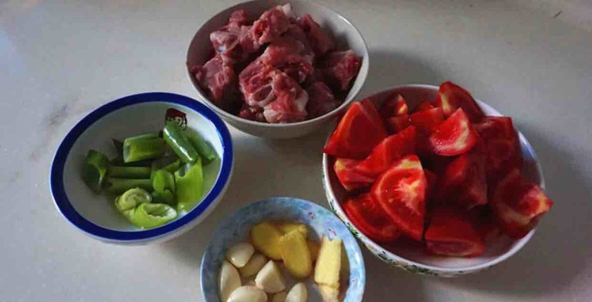 炖肉撇去浮沫水还用换吗,炖肉如何撇浮沫