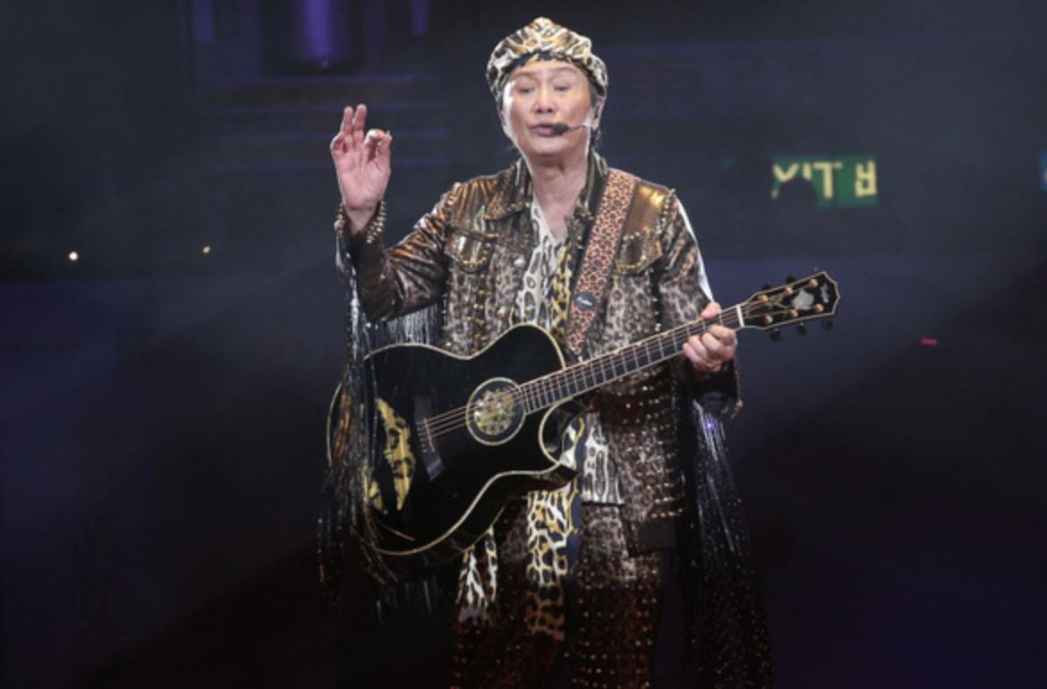 71岁歌神许冠杰捐25万救济21位失业技工,彼此合作30年患难见真情