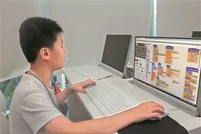 智涛少儿机器人,少儿机器人编程教育培养孩子