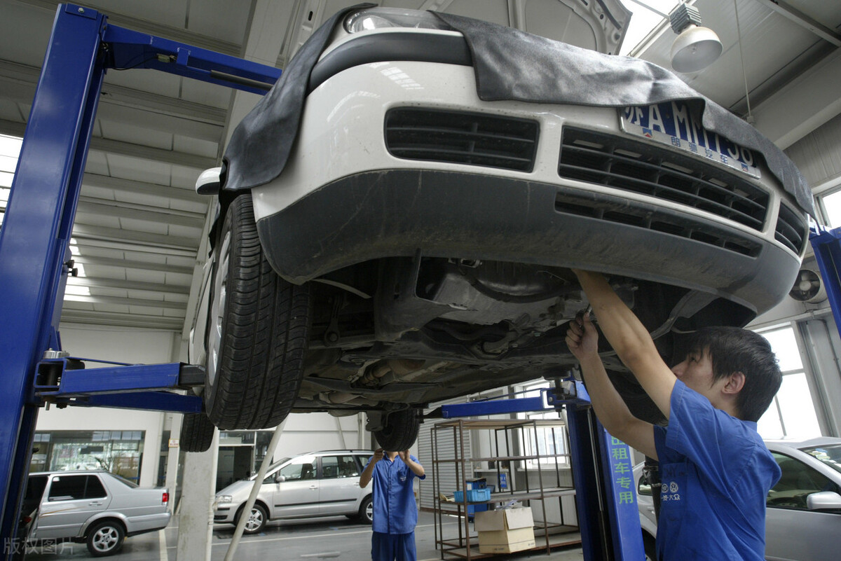 每次保养剩下的机油可以混加吗,每次保养剩的机油一桶能不能用