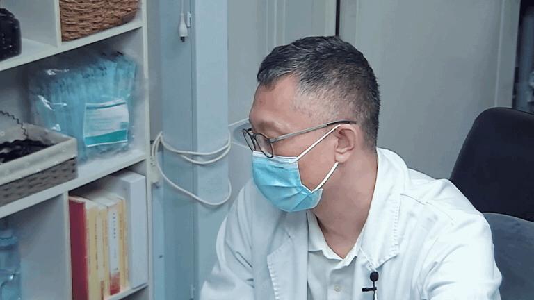 王牌医生也会怕老师？我不要面子的吗……