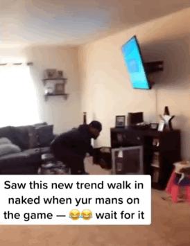 憋疯的外国网红在干嘛？玩尬舞、枕头挑战，还有裸体女友！