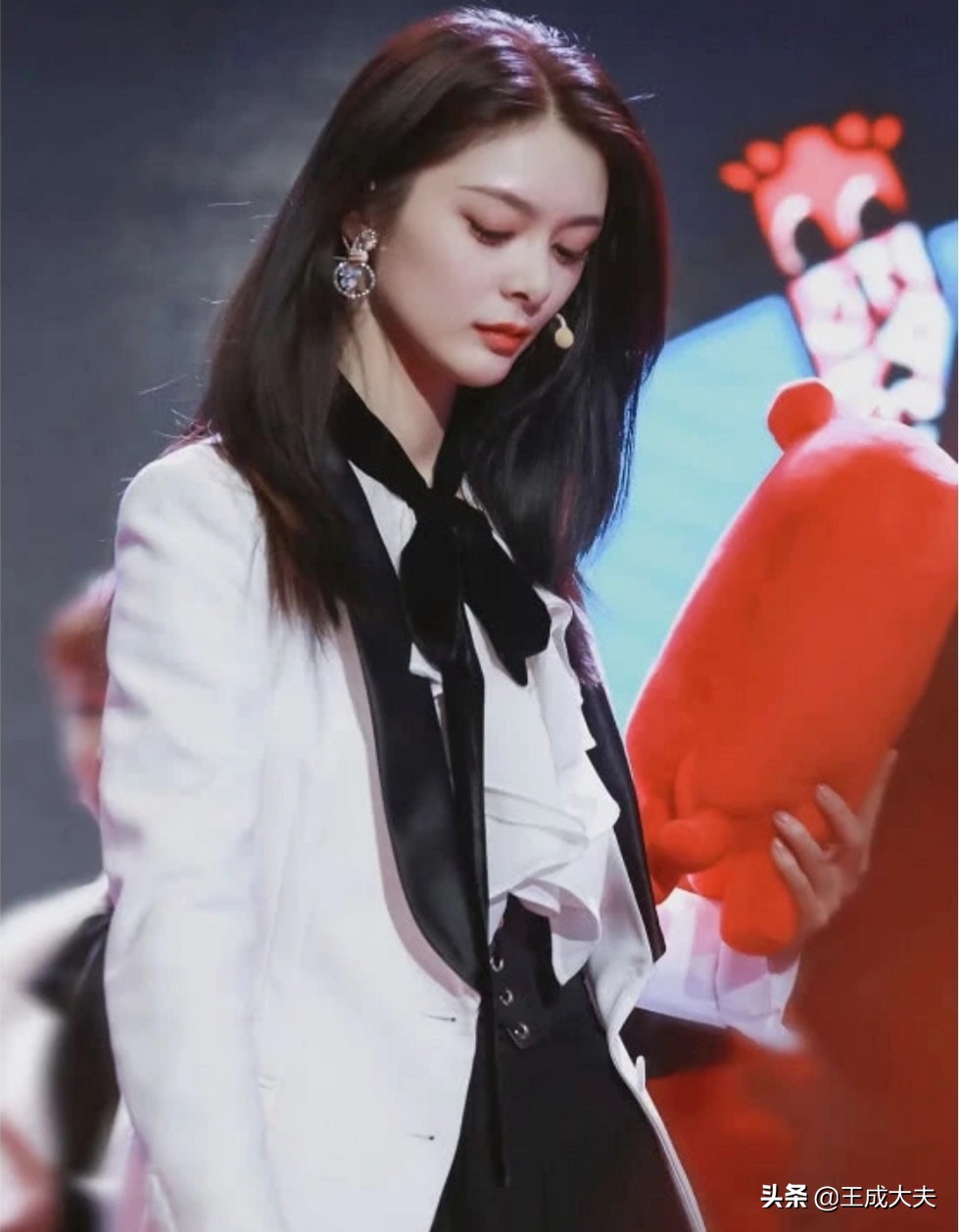 ysl红唇波普限定,ysl红唇波普口红110