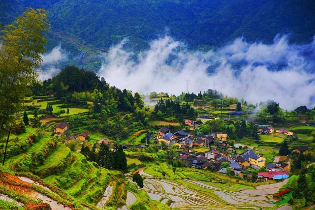 避暑的7个最佳城市,夏天一定要去的十大避暑古镇