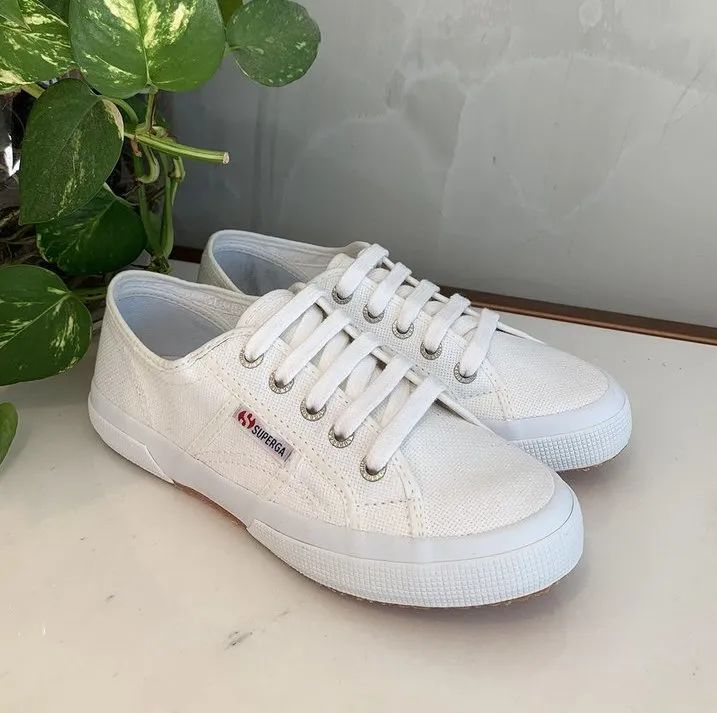 又好看又百搭的小白鞋,那些超好看的又百搭的小白鞋