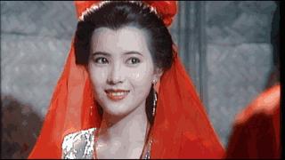 蓝洁瑛并非真的神经，而是逃避