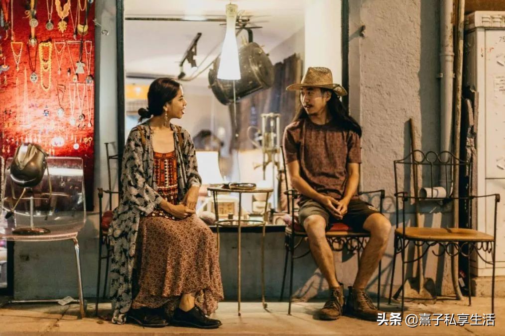 环游世界夫妻赚了十个亿,情侣环游世界视频