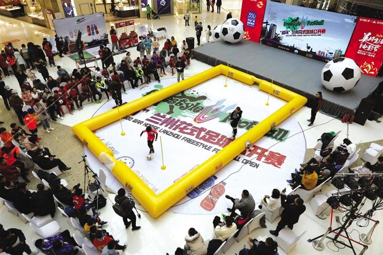 花式足球高手奥体炫球技,花式足球十大高手