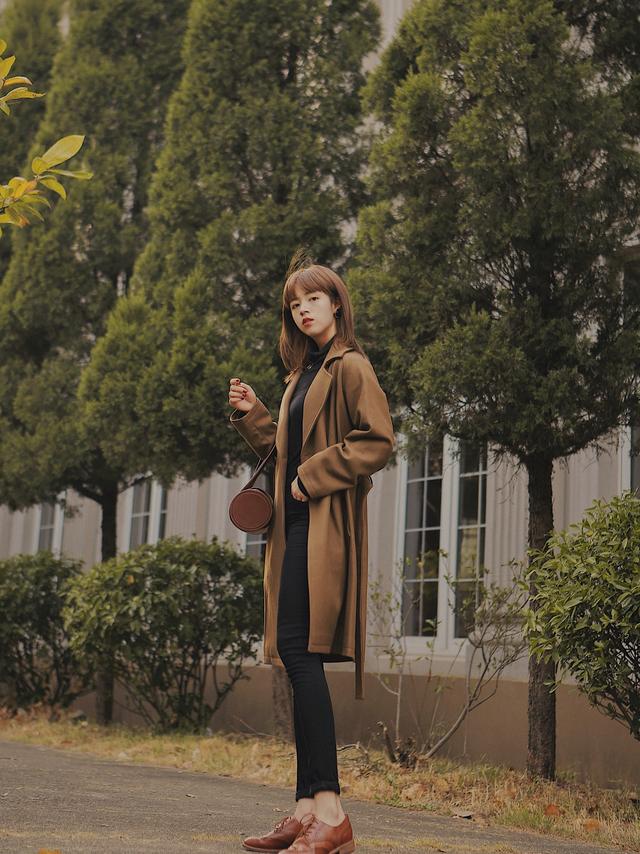 今年流行的马丁靴时尚又百搭新款,新款马丁靴气质又时髦