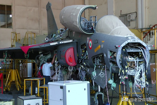lca光辉战机舰载版,印度lca光辉战斗机气动设计浅析