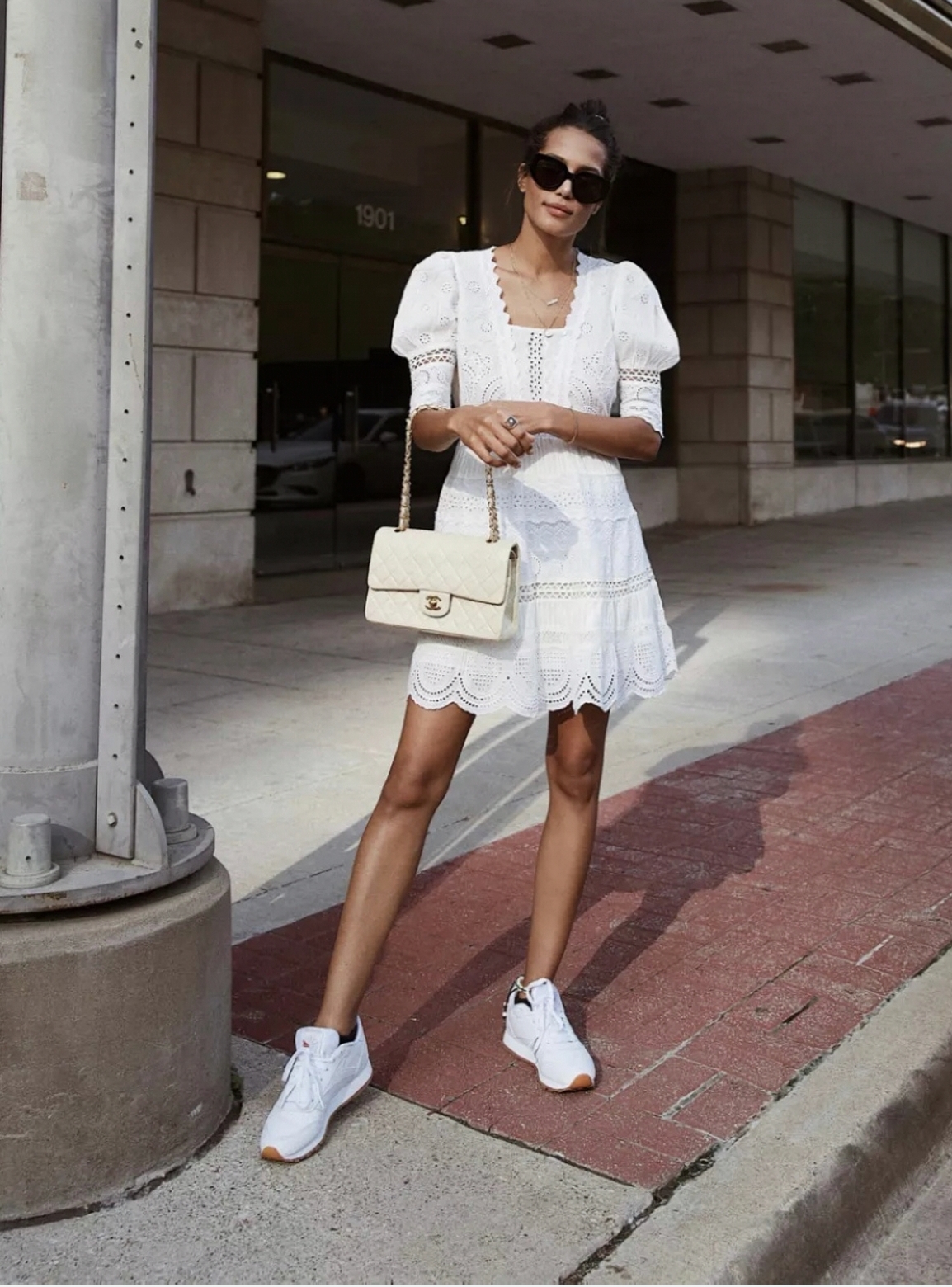 腿粗屁股大女生穿个什么裙子,腿粗屁股大的女生穿裤子还是裙子