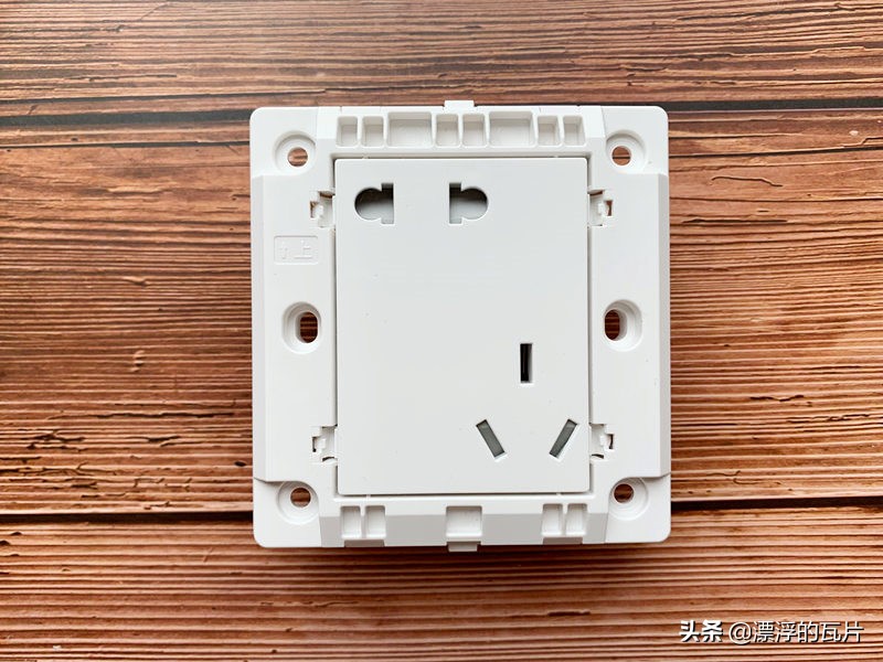 公牛g25开关插座怎么安装,公牛开关插座g12拆装