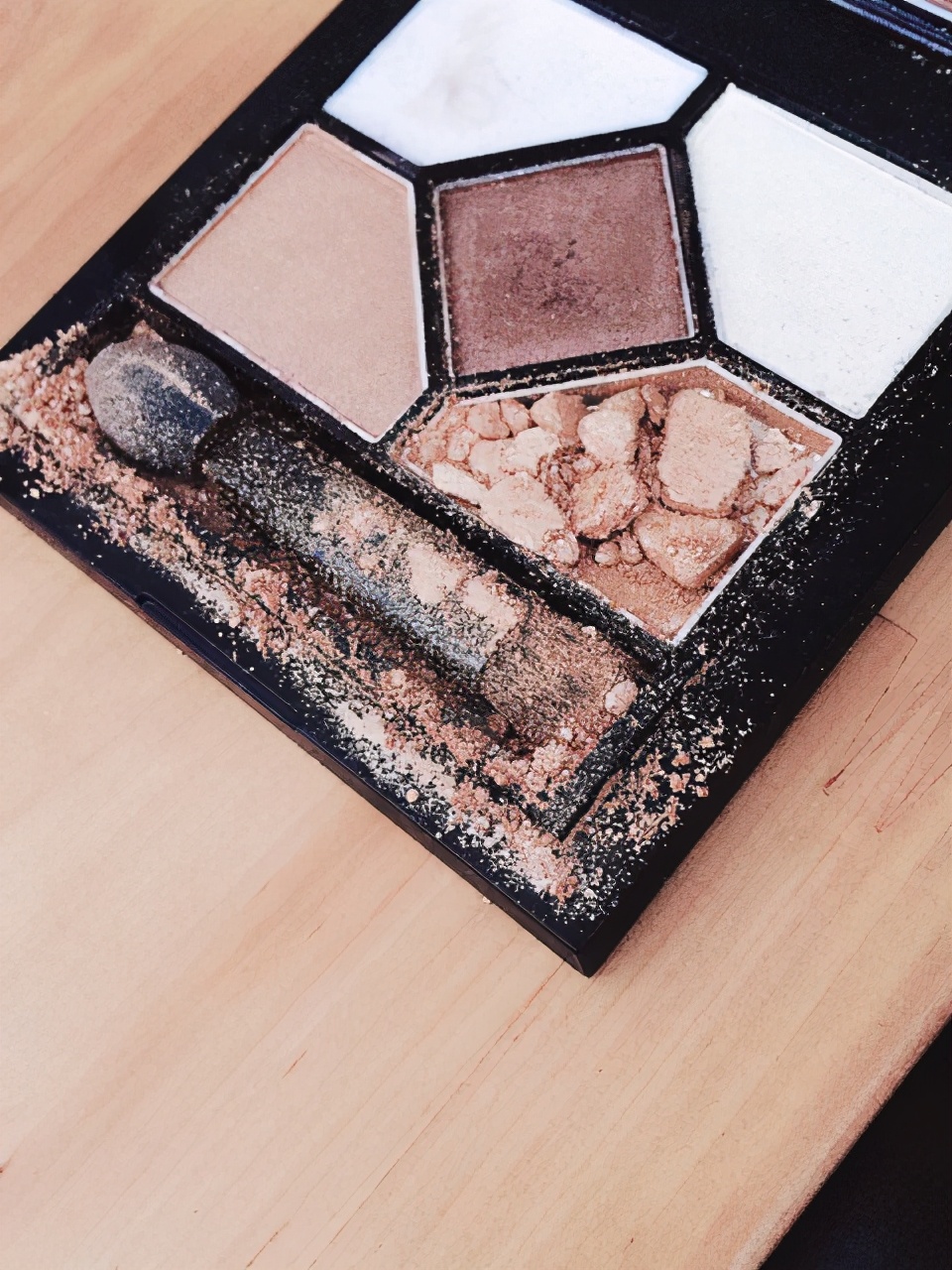 弄坏了化妆品怎么修复,弄坏女生化妆品怎么办