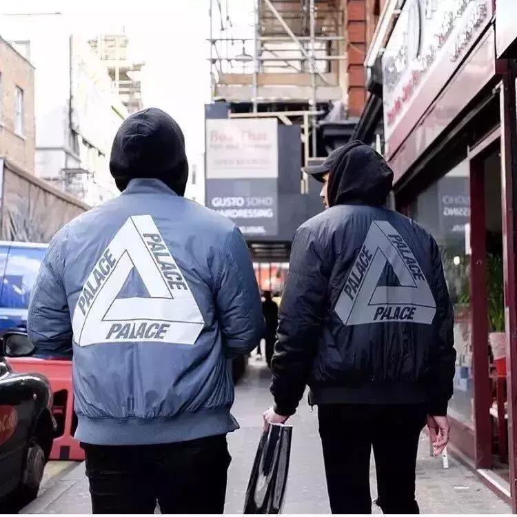 潮爆了｜冬天羽绒服穿腻了，可以试试这种复古运动风