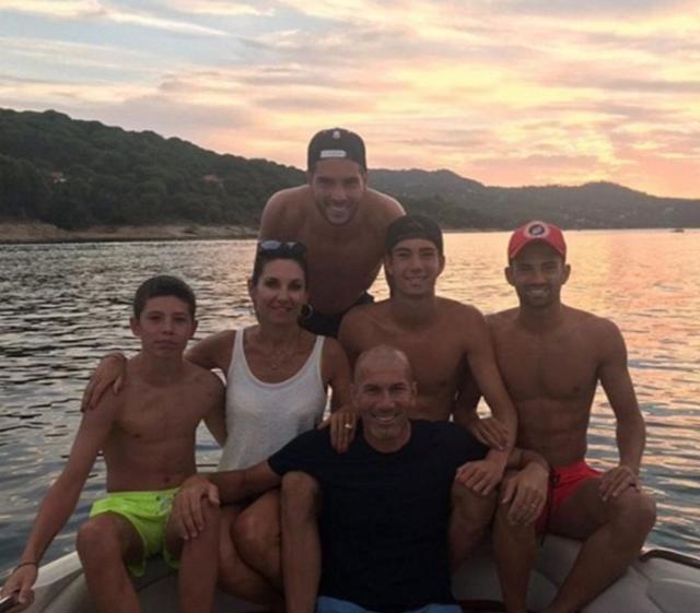 回忆我们一起追过的女神,回忆那年的我们