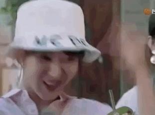 看完笑岔气，今年夏天国产最佳