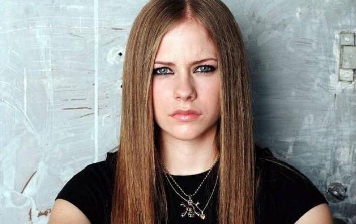 歌手艾薇儿现状如何,艾薇儿离世