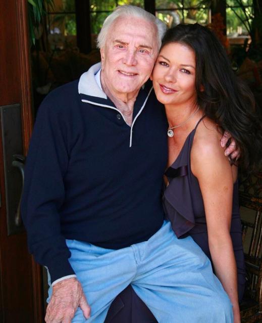 媳妇儿永远是父子关系中的润滑剂，老道格拉斯教导夫妻相处之道