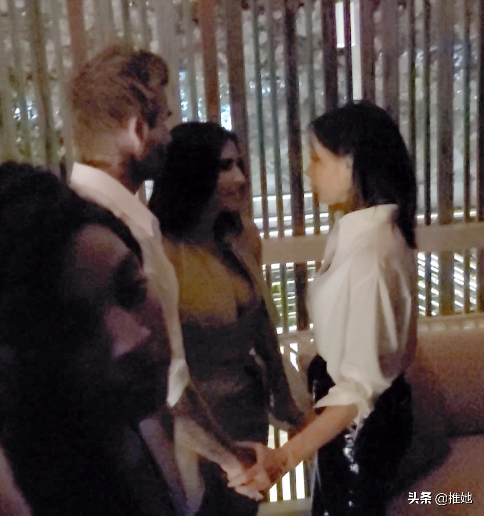 维多利亚贝嫂与奥尼尔,维多利亚亲吻小贝