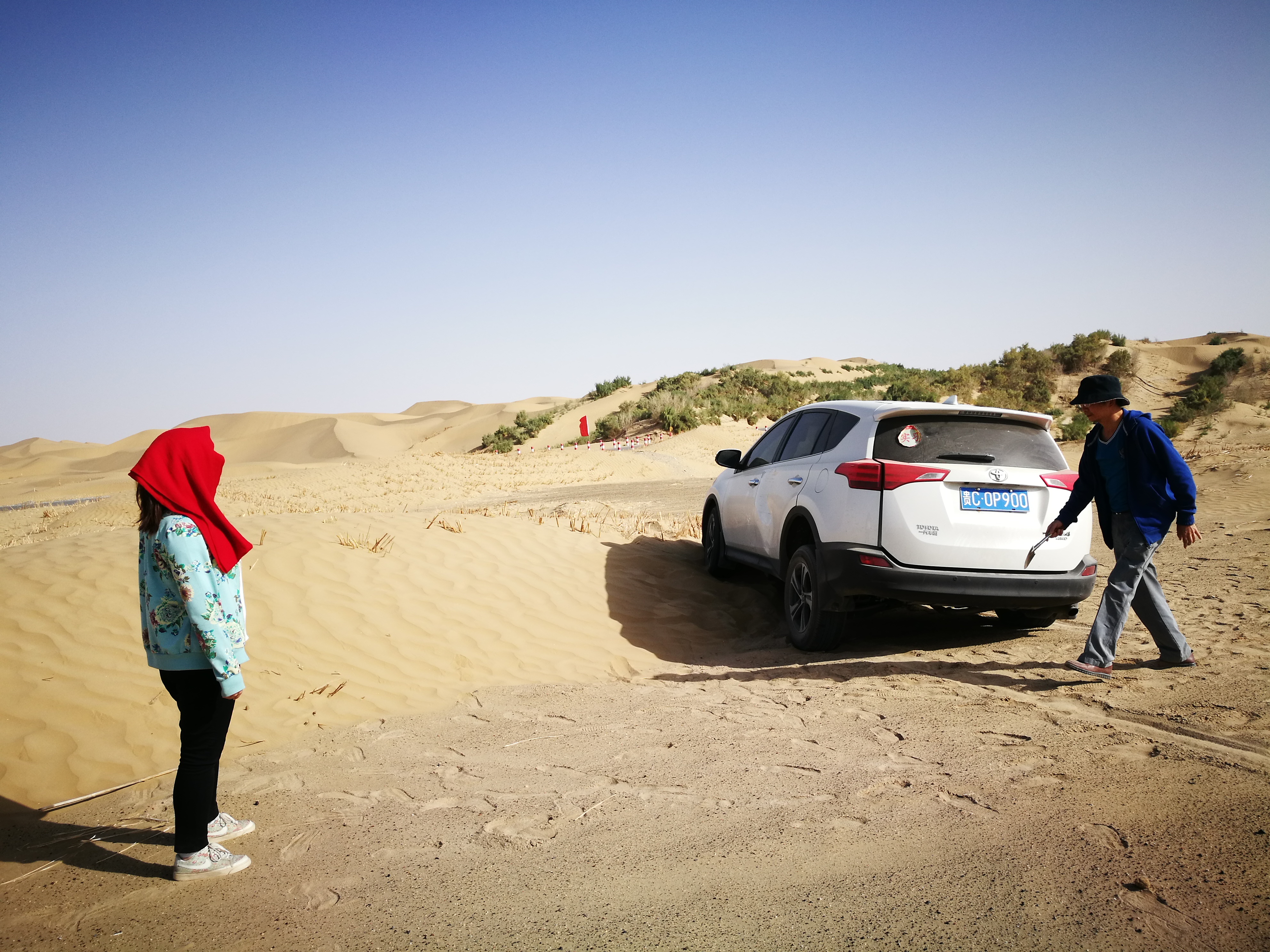 13000公里新手独驾*疆新**第23天——穿越塔克拉玛干沙漠，遭遇陷车