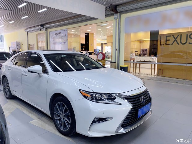 ES300h车主故事-用温度诠释生活真意