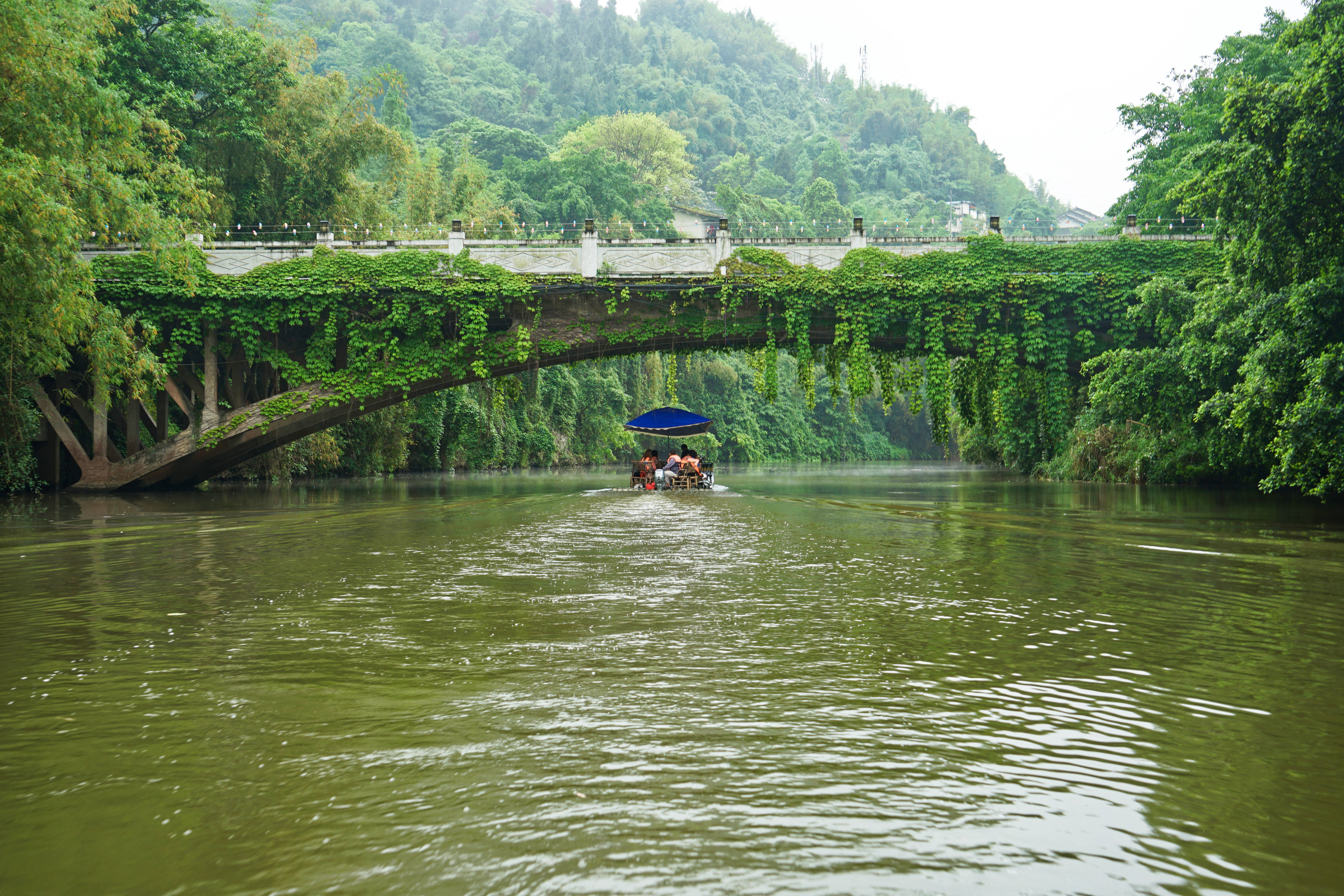 重庆周边山区哪里有温泉,重庆周边泡温泉一日游最佳景点