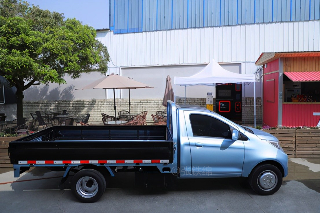 最新报价福特野马2024款,野马皮卡mini