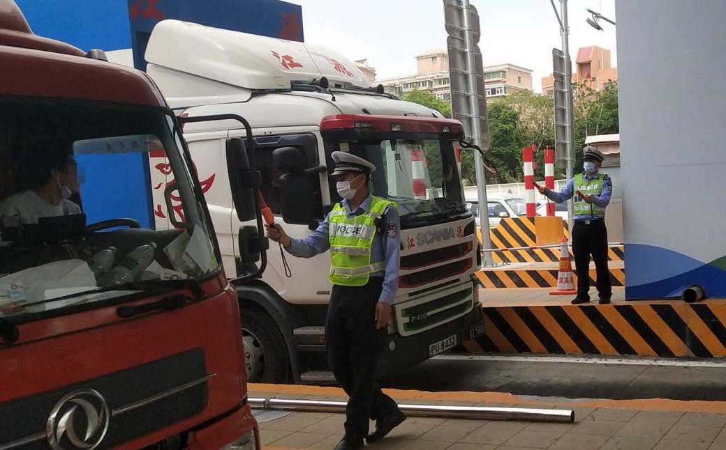 醉猫被逮捕,醉猫被警察抓视频