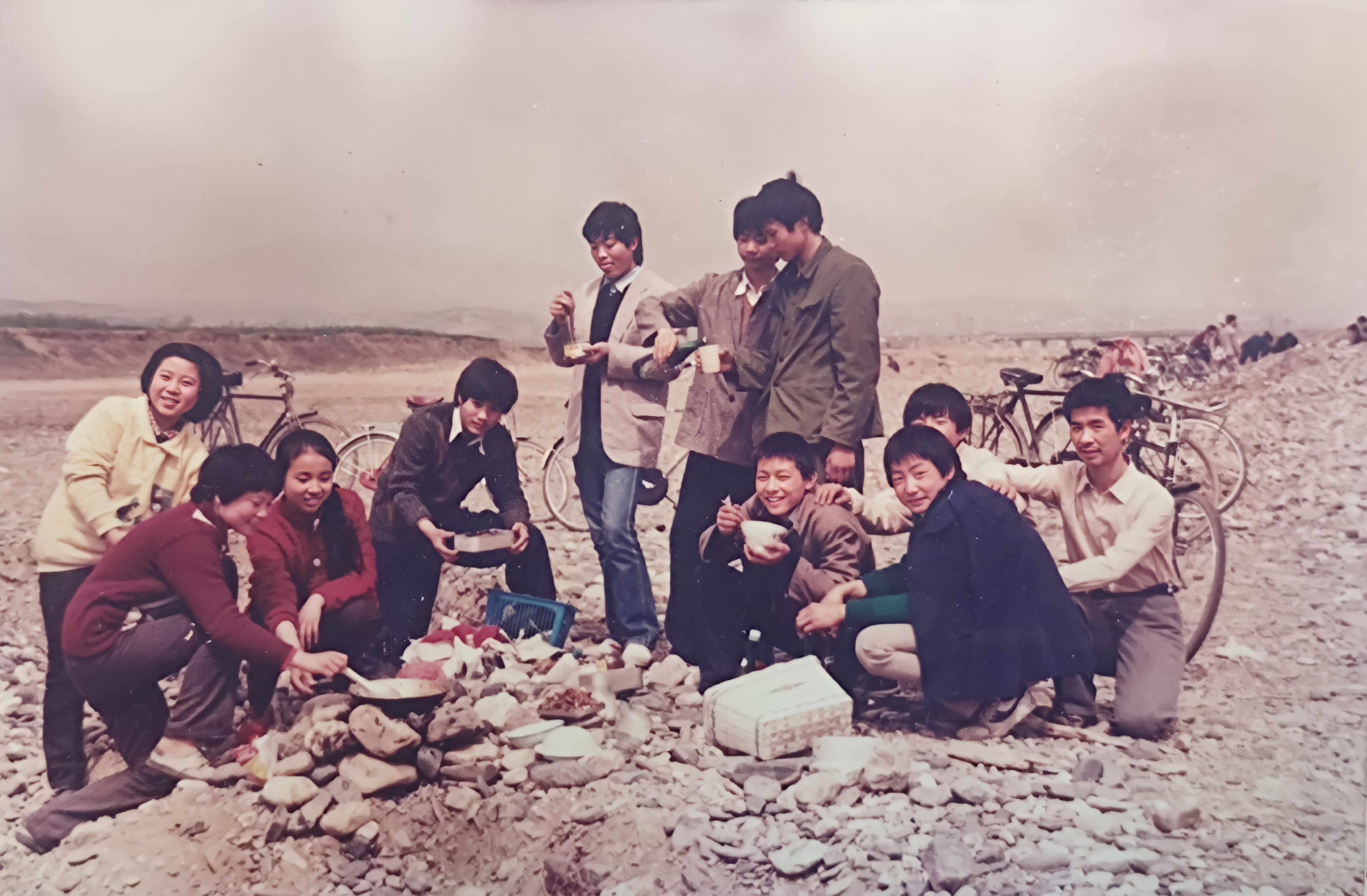 如何用手机翻拍老照片,用手机翻拍旧照片怎么拍更清晰