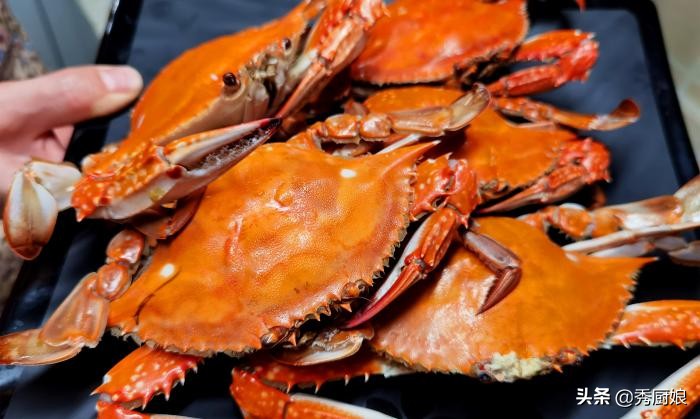 蒸螃蟹不散黄,蒸螃蟹不放水的方法