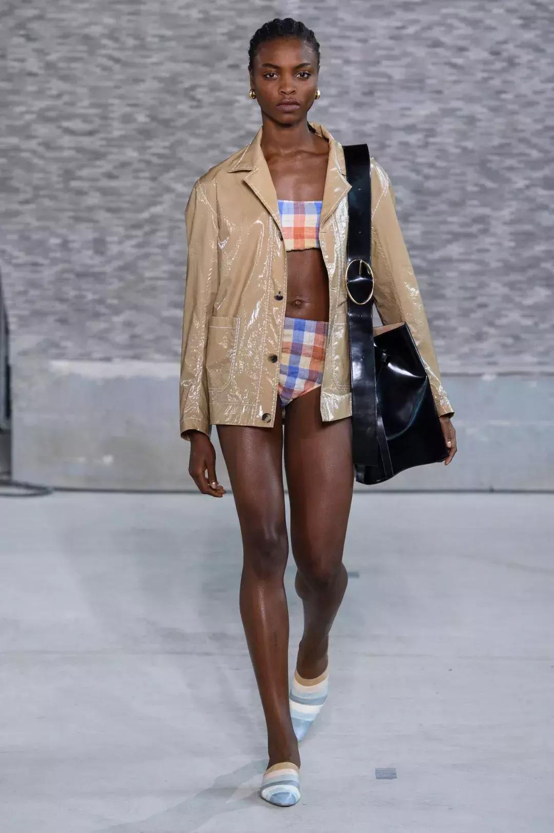 好看的貂皮毛女装,集齐七色召唤