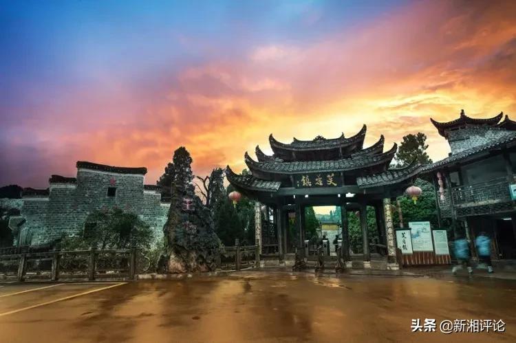 土家风情芙蓉镇,芙蓉镇土家文化滋养的千年古镇