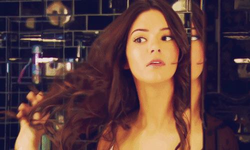 理发师吹的头发特别柔顺,为什么理发店吹出的头发那么蓬松