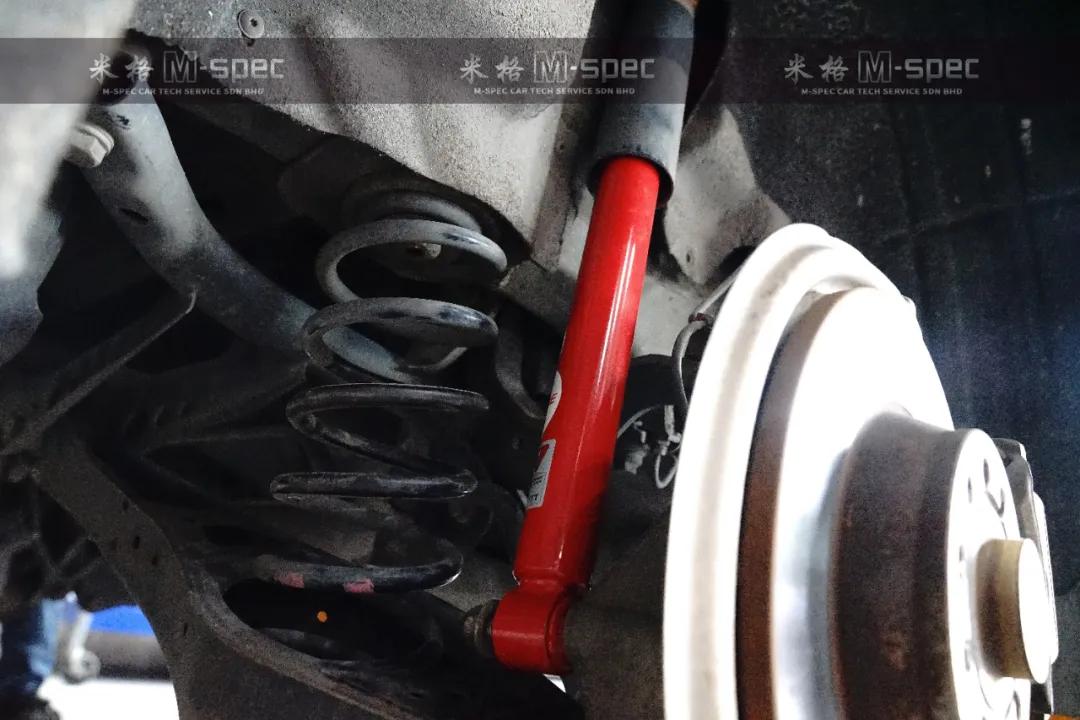 大众迈腾换完避震前后对比效果,迈腾改koni变色龙避震使用感受