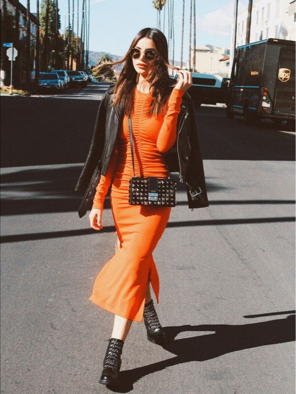 女人出门包包里都装什么,女人出门包包会带什么东西呢