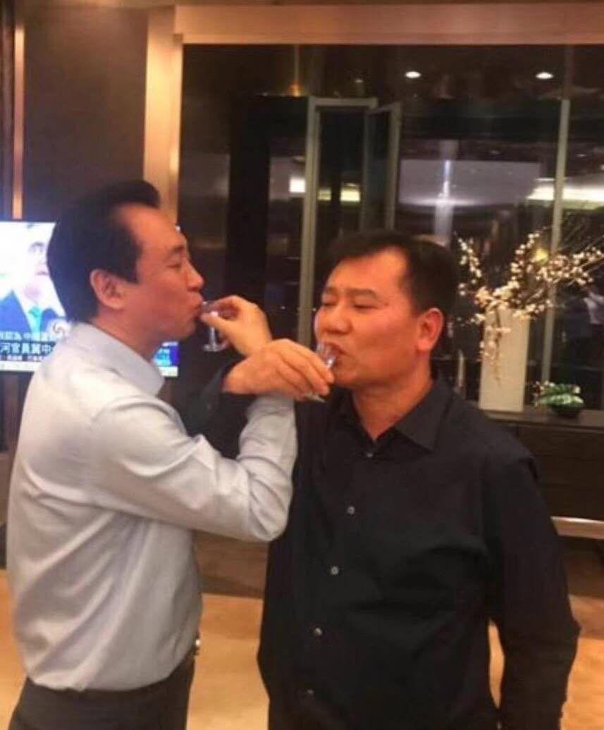 狂奔许家印完整版,许家印狂奔的视频