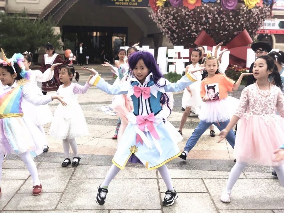 与你童乐优惠团购,兰州碧桂园学校国庆演出