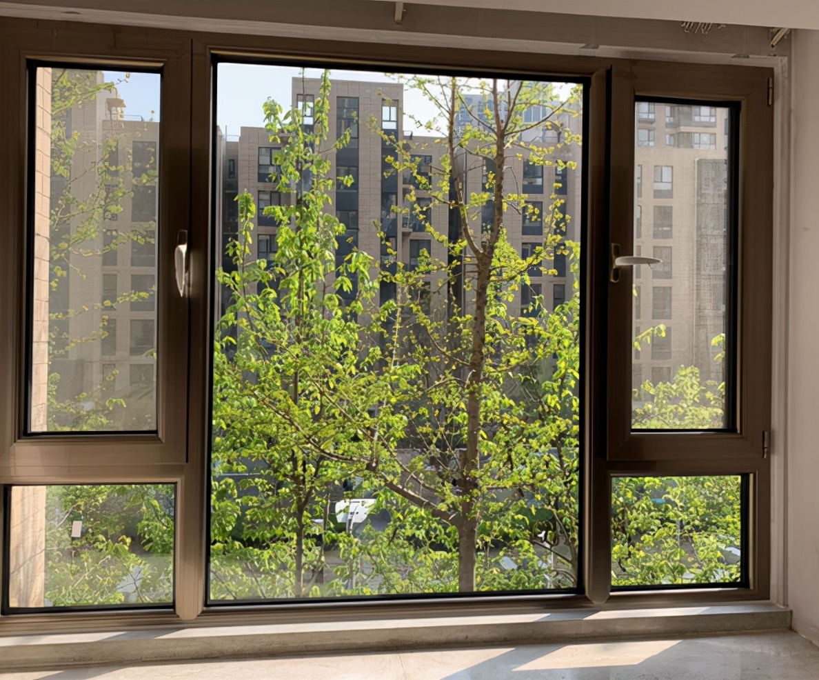 55断桥铝和普通塑钢哪个更好,55的断桥铝和60的哪个好