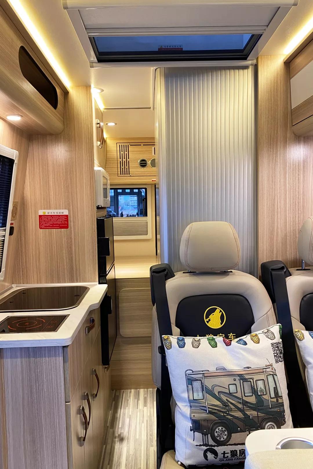 21款上汽大通原厂v80b型房车,六座六卧大通v80长轴高顶b型房车