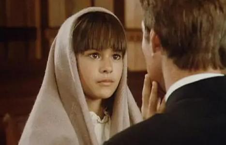 《荆棘鸟》什么样的女人，一生都逃不过被爱情“捉弄”的宿命？