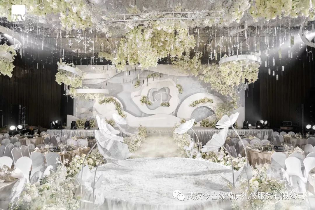 潮婚丨现在年轻人结婚究竟是什么样子？