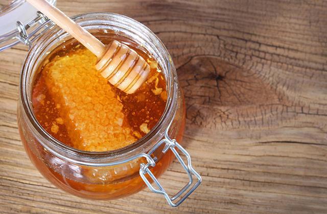 结晶的蜂蜜会自己化开吗,蜂蜜结晶后需要搅匀吗